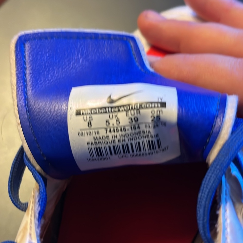 Nike cleats - Picture 4 of 4